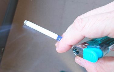 プルームsのスティックに火を付けるとどうなる そのまま吸ってみると意外にも リラゾ Relazo 自称加熱式タバコマイスターパパ中西のブログ