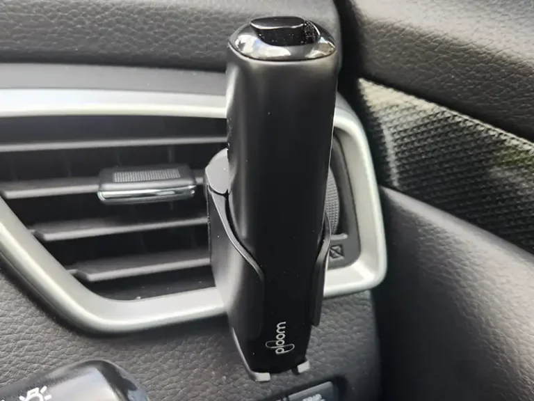 プルーム・オーラ・カーホルダー